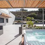 Evie's Oasis *