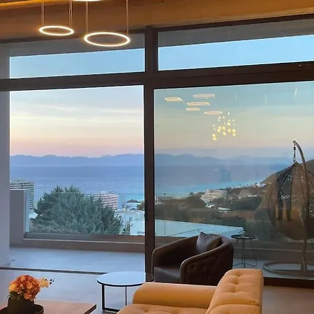 Evie's Oasis Иксиа