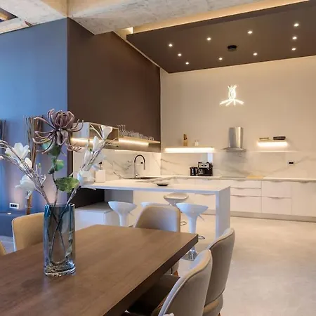 Evie's Oasis * Иксиа