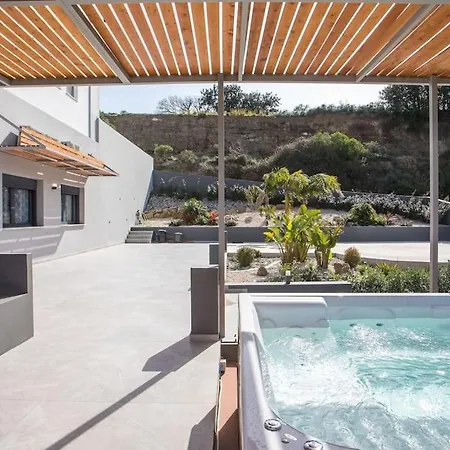 Evie's Oasis *